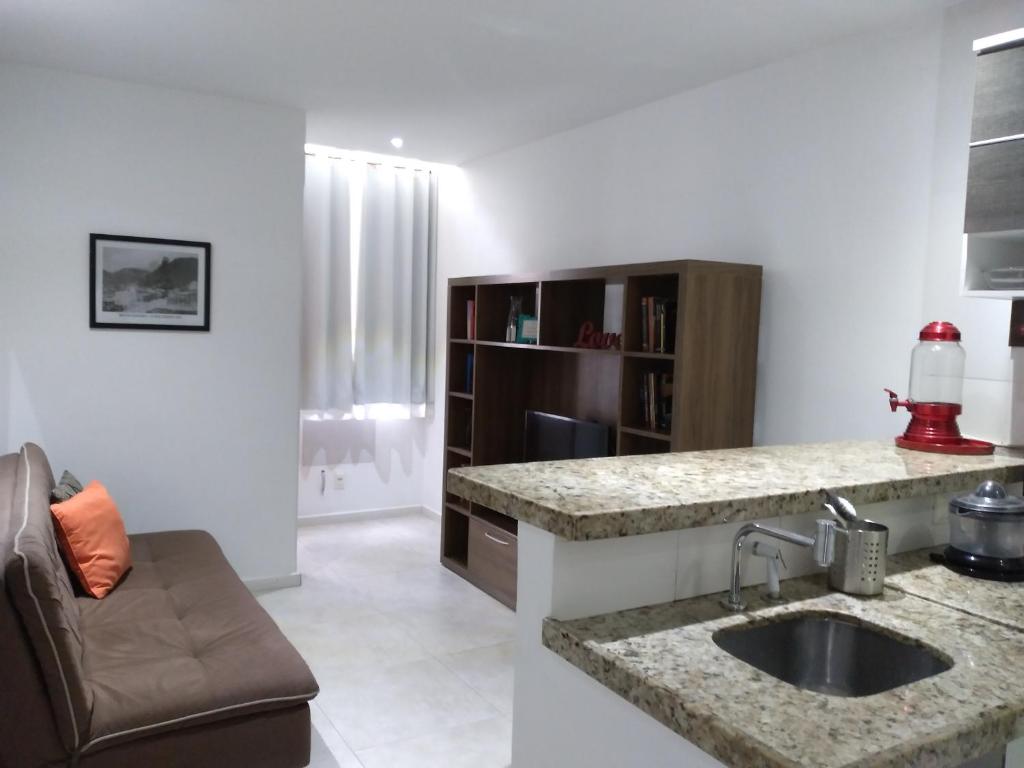 Top Copacabana Apartments room 4